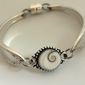 Vintage Silverware Silver and White Bracelet with Magnetic Closure
